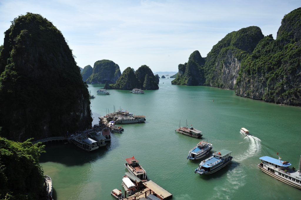 El top 10 de los mejores lugares naturales en el Sudeste Asiático. Bahía de Ha Long